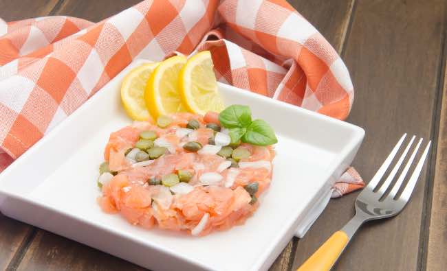 Receta de tartar de salmón y aguacate - Apréndete