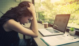 ¿Qué es el estrés laboral y cómo puedes solucionarlo? - Apréndete