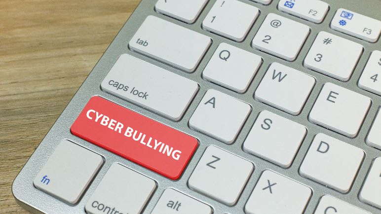 ¿Qué es el bullying cibernético? - Apréndete