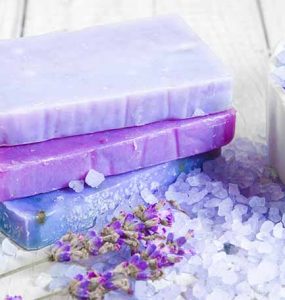 ¿El jabón natural es mejor para tu piel? - Apréndete
